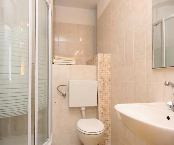 Apartment By The Sea Okrug Donji - Ciovo - 6859